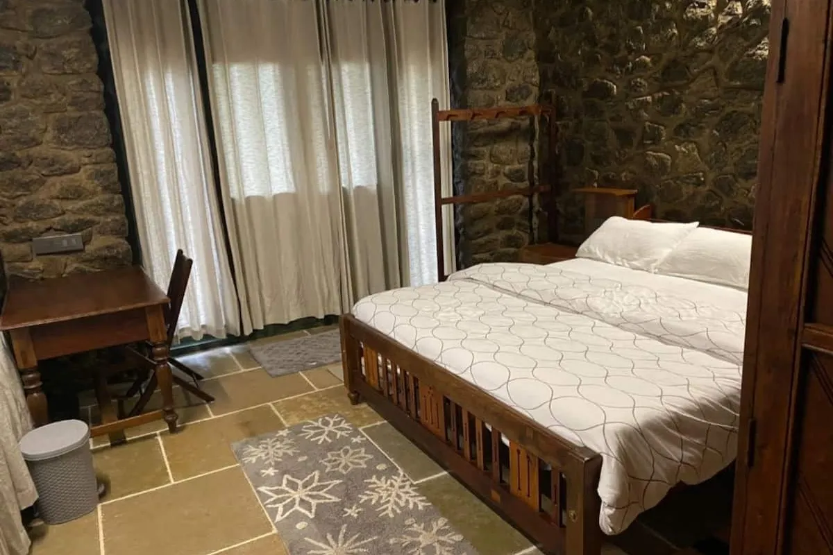 2 BHK farmhouse near Munnar suite interior
