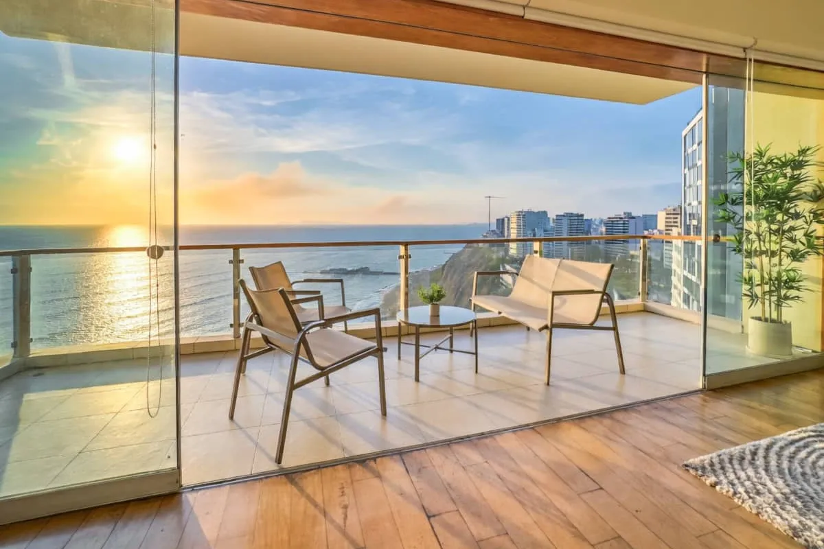 4 BR | OceanFront | Next to Larcomar & Marriott - Hotel with Bathtub in Los Angeles
