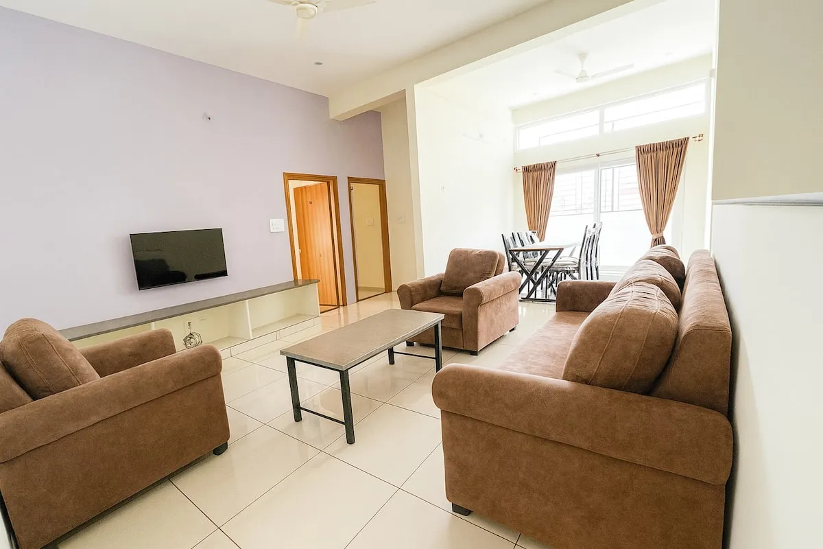 A 2 BHK flat Savi Service Apartment chikmagalur - Hotel with Bathtub in Chikmagalur