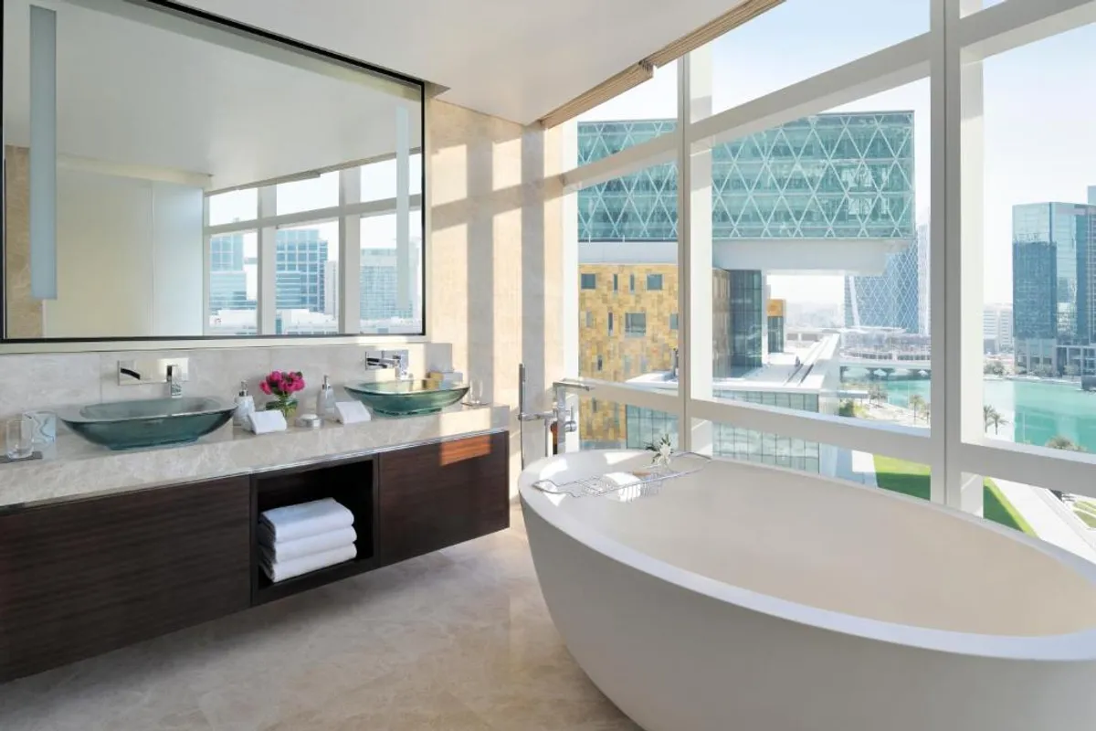 Rosewood Abu Dhabi - Hotel with Bathtub in Abu Dhabi