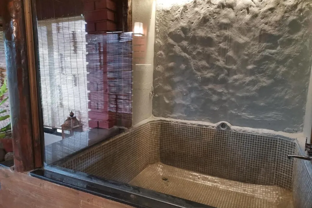 Hotels with private bathtubs in Kolhapur, India