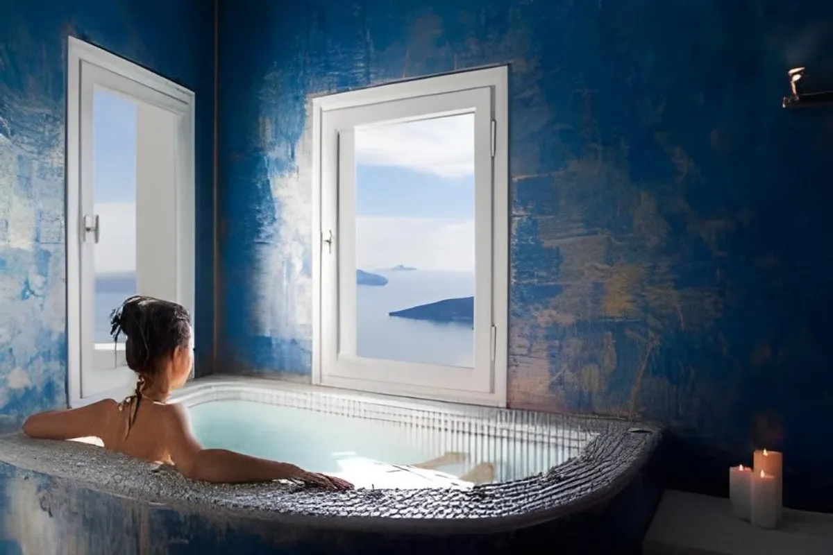 Adamant Suites - Hotel with Bathtub in Santorini