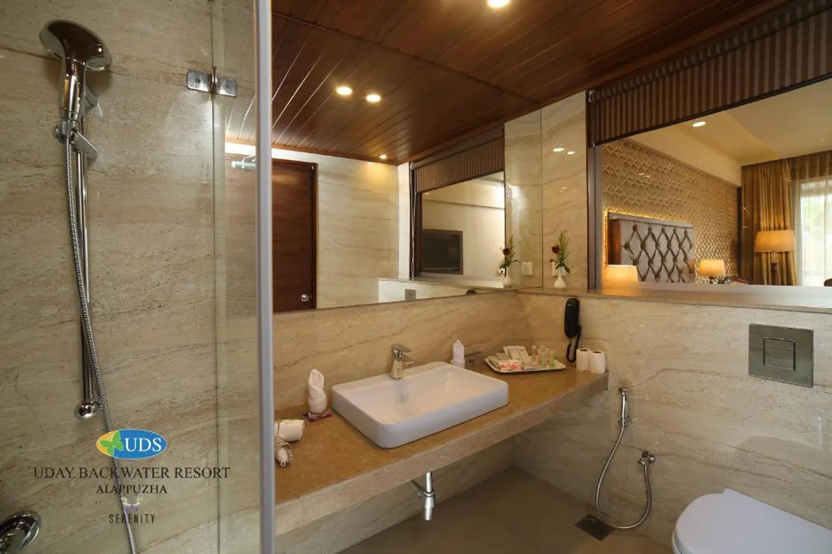 Uday Backwater Resort - Hotel with Bathtub in Alleppey