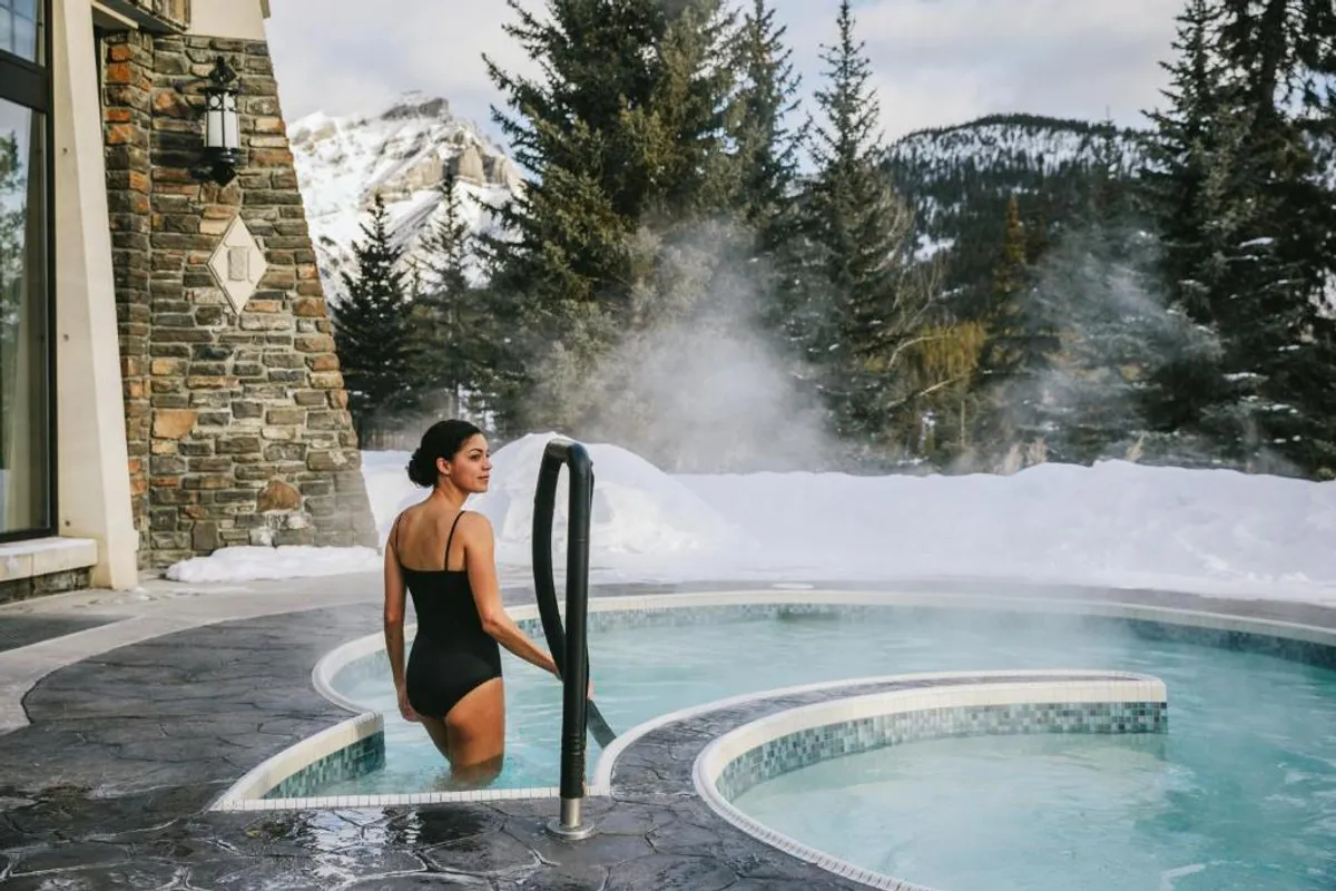 Hotels with private bathtubs in Banff, Canada
