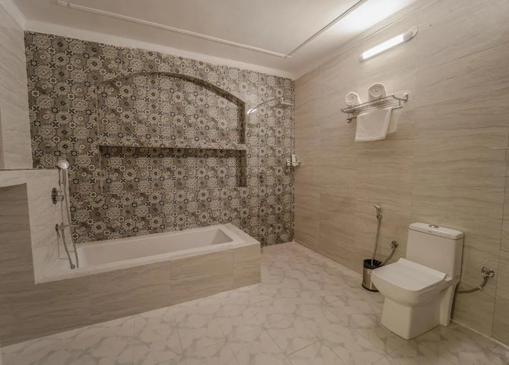 Hotel The Neeraj Ganga Cottages - Hotel with Bathtub in Rishikesh