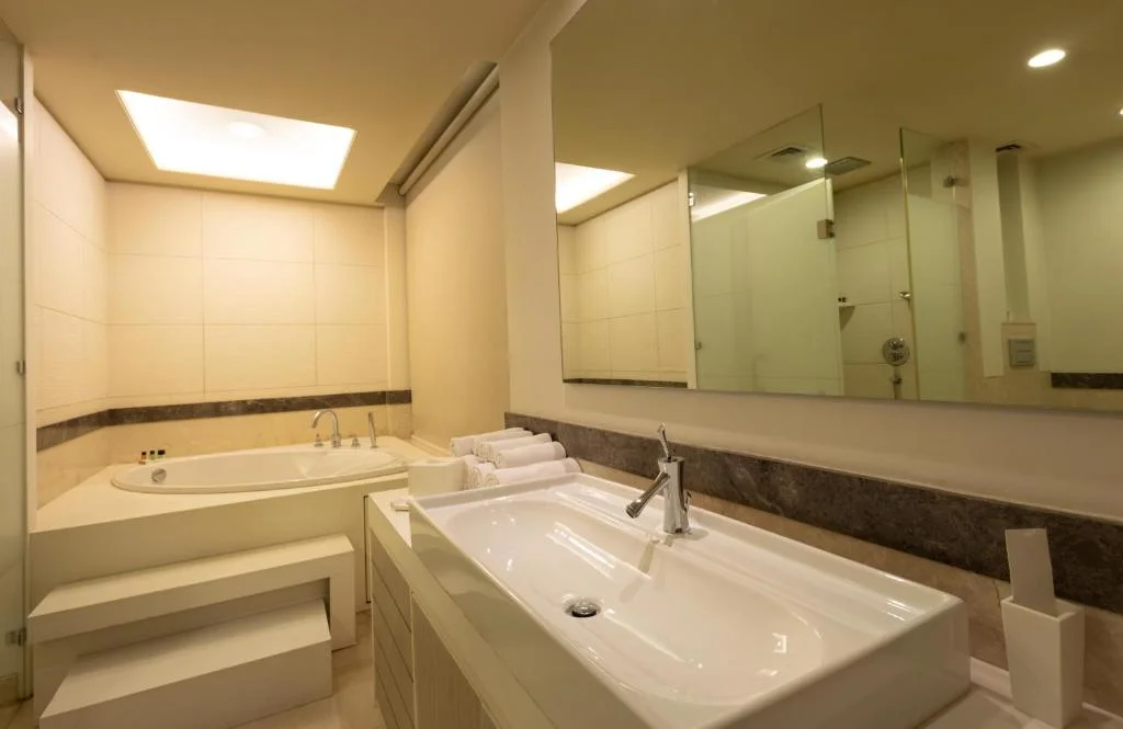 Clarens Hotel - Hotel with Bathtub in Gurgaon
