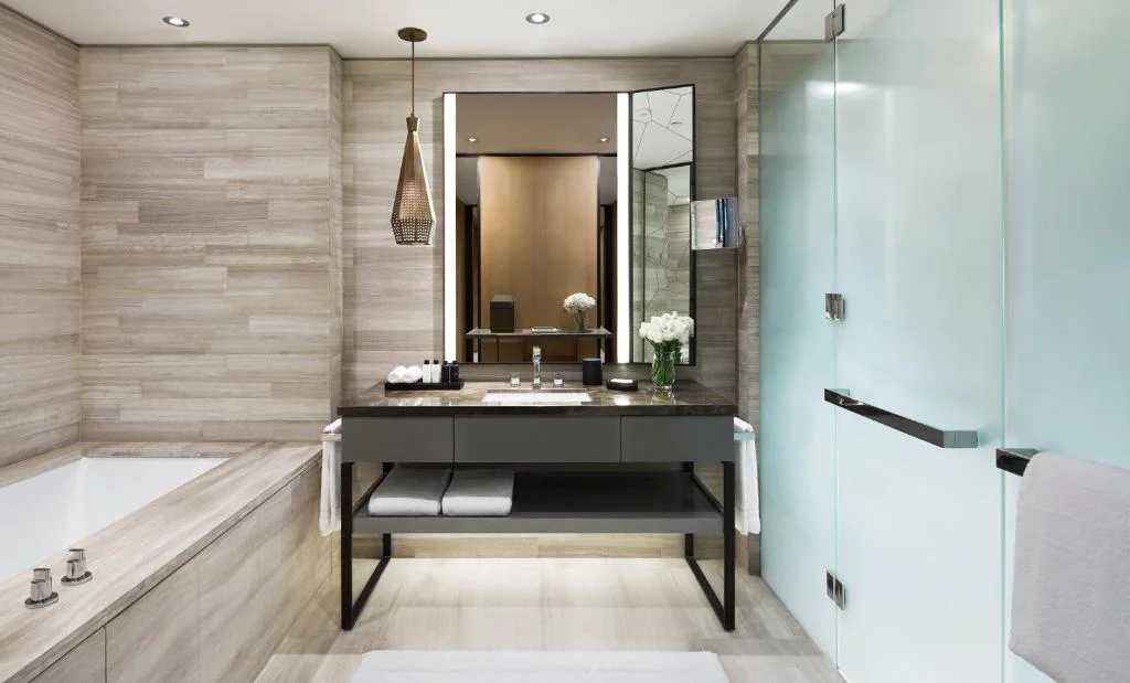 Four Seasons Hotel Bengaluru at Embassy ONE - Hotel with Bathtub in Bangalore