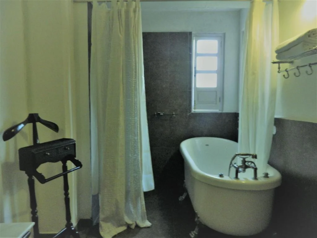 Hotels in Amritsar with Bathtub