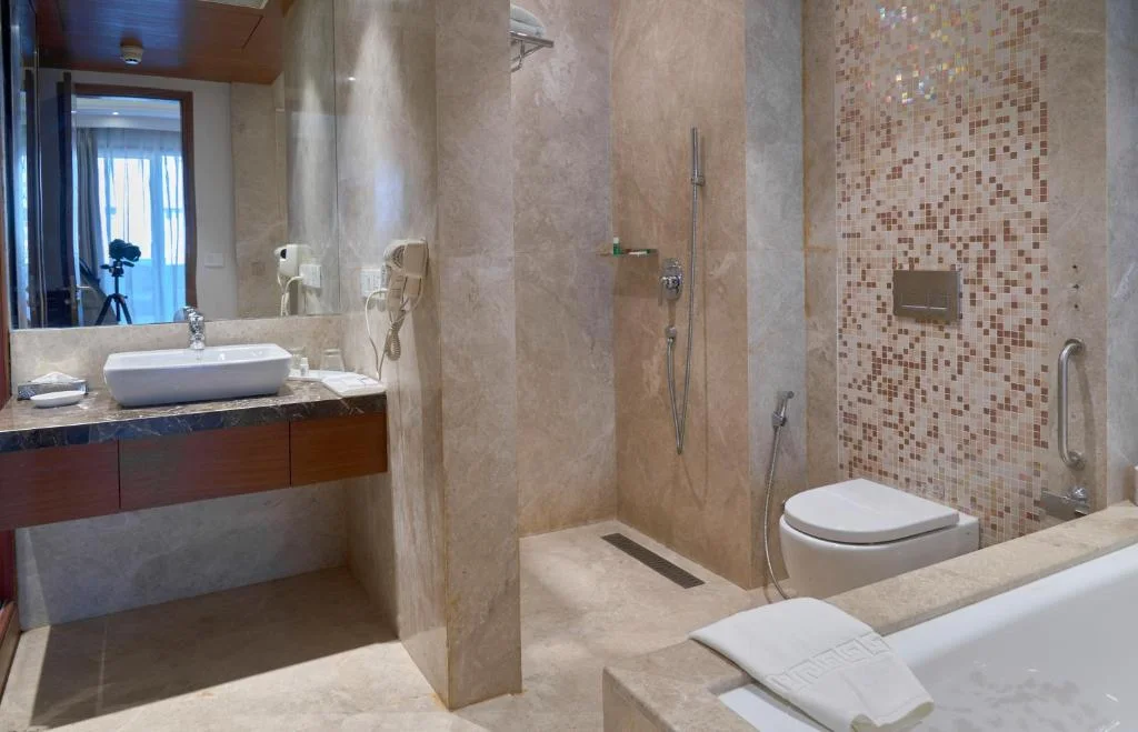 The P L Palace Agra, Sanjay Place - Hotel with Bathtub in Agra