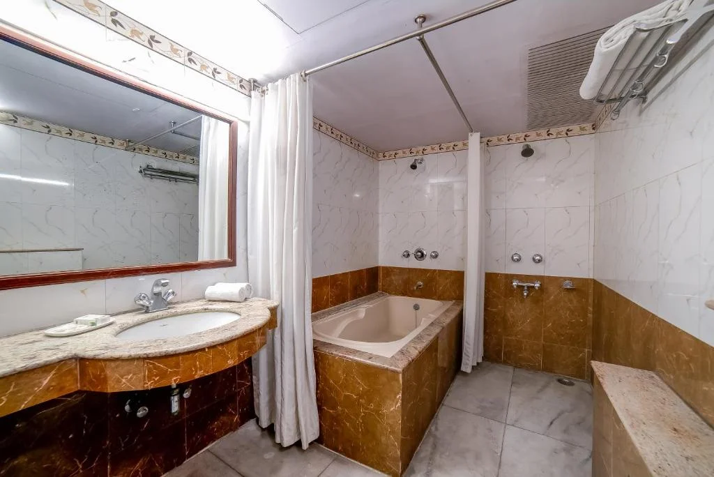 Lmb Hotel City Centre - Hotel with Bathtub in Jaipur
