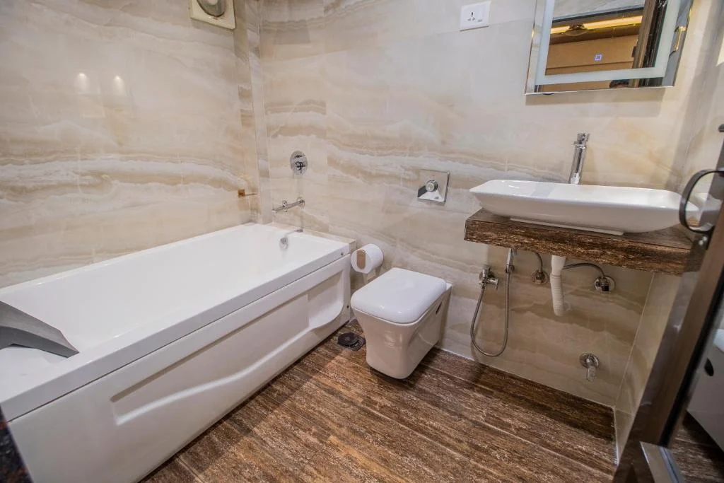 Onn Shelter Inn, Goregaon East - Hotel with Bathtub in Mumbai