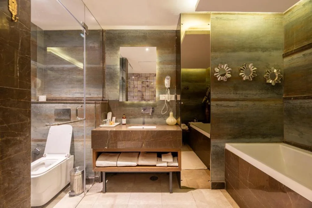 Antalya - Hotel with Bathtub in Rishikesh