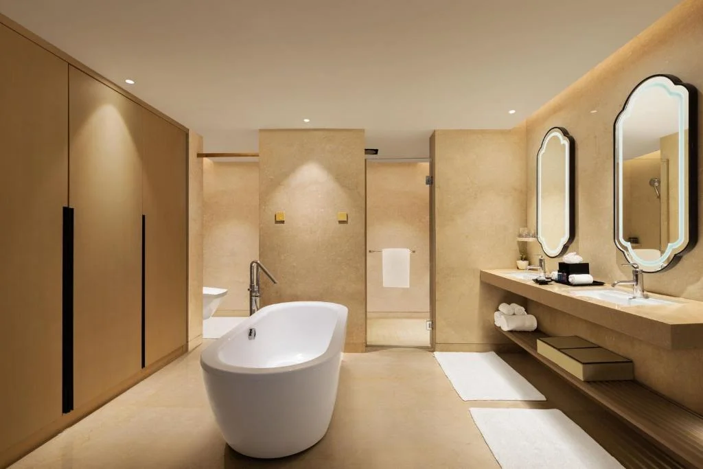 Marriott Hotel - Hotel with Bathtub in Indore