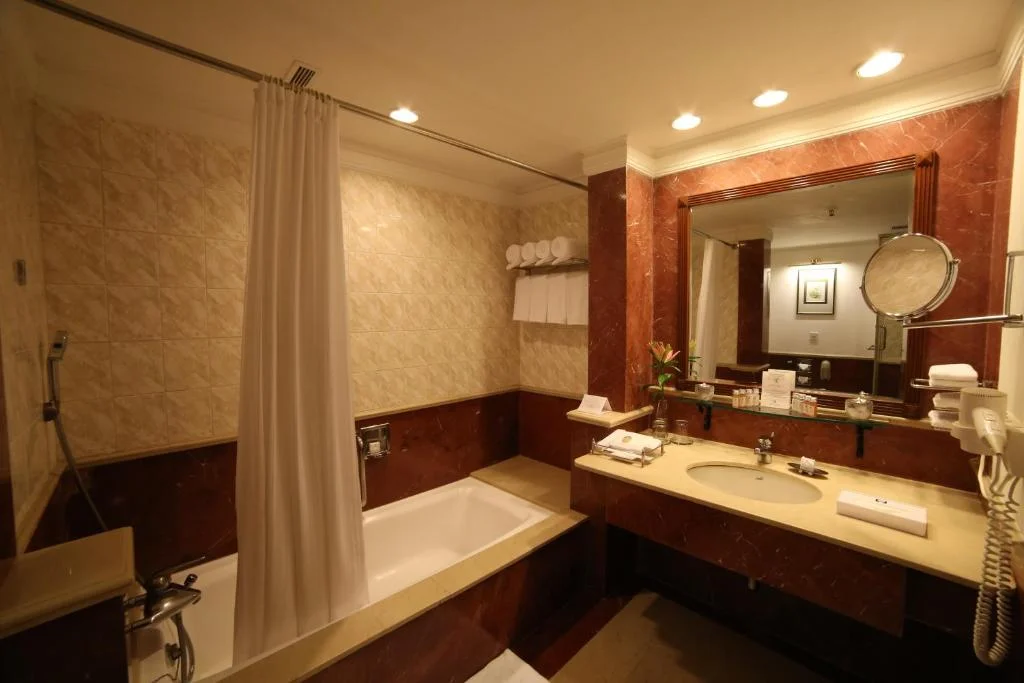 Hotels in Agra with Bathtub