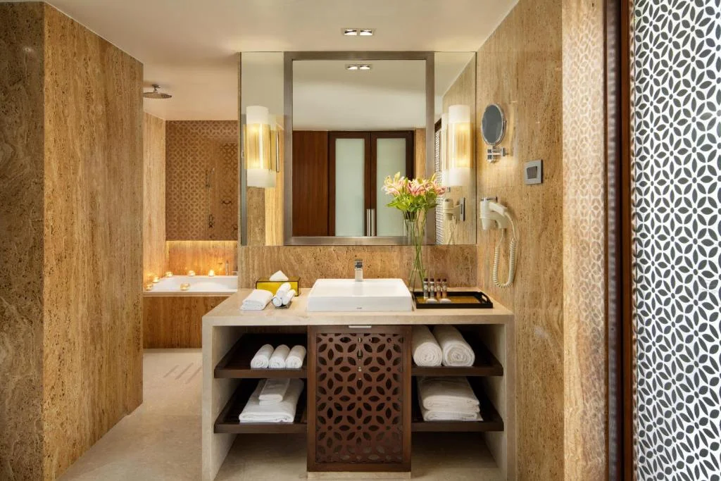Wow Crest Ihcl Seleqtions - Hotel with Bathtub in Indore