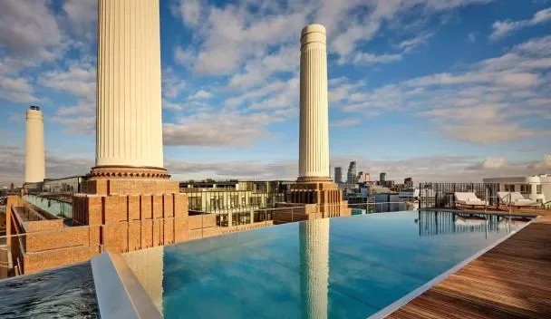 London’s Most Historic Hotels with Deep Soaking Tubs