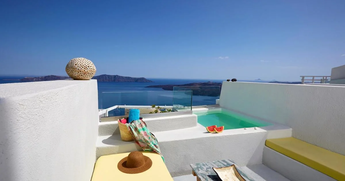 Caldera's Bliss Suites with private bathtub in Santorini