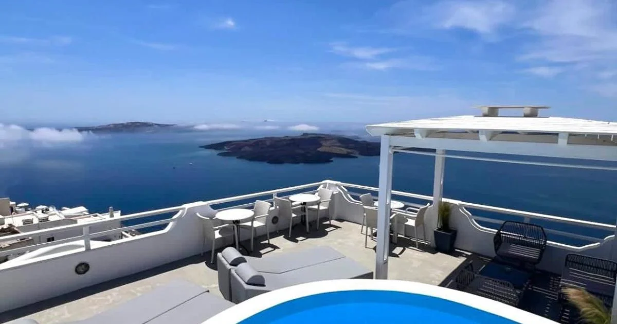 Kafieris View with private bathtub in Santorini
