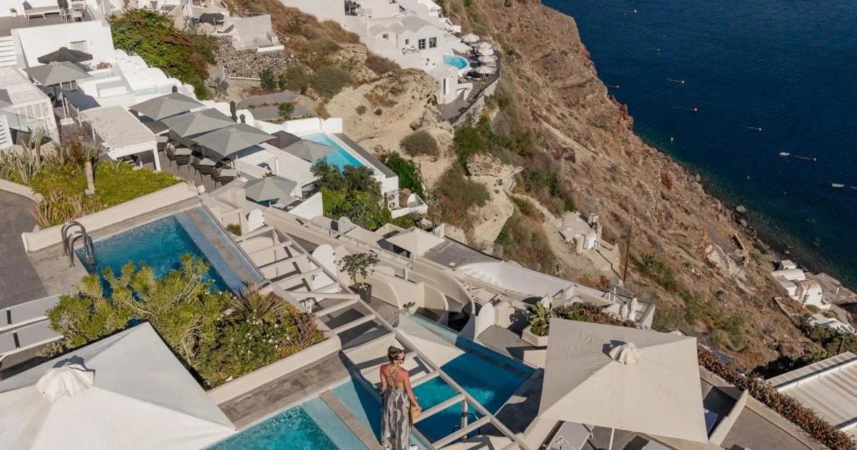 Mancave Sanctum Caldera Suites with private bathtub in Santorini