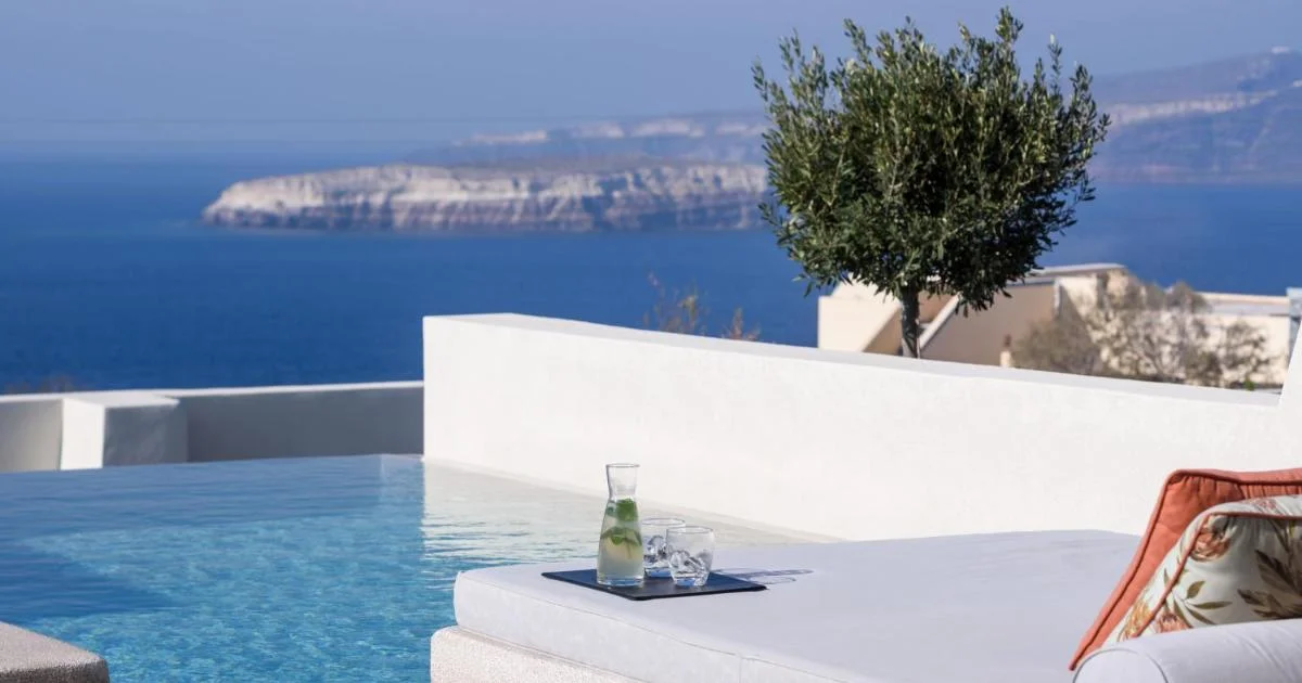 Potnia Theron Suites with private bathtub in Santorini