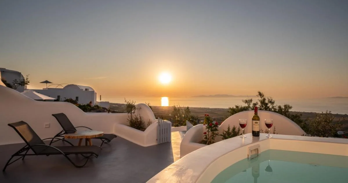 Sun Angelos Oia with private bathtub in Santorini