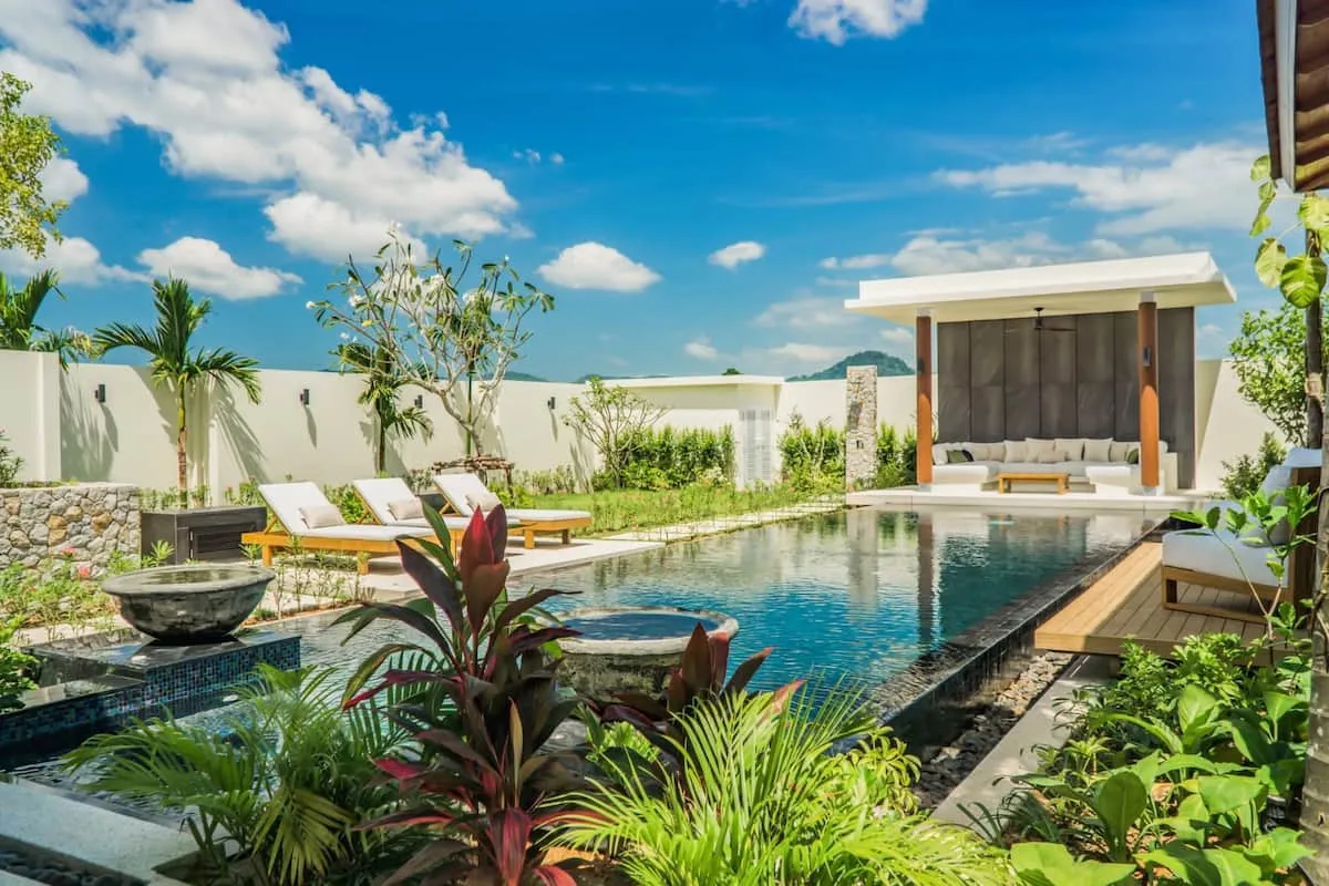 Brand new 4-bedroom 5-bathroom luxury courtyard villa Y1 with a huge pool, 800 sqm in Phuket - Hotel with Bathtub in Phuket