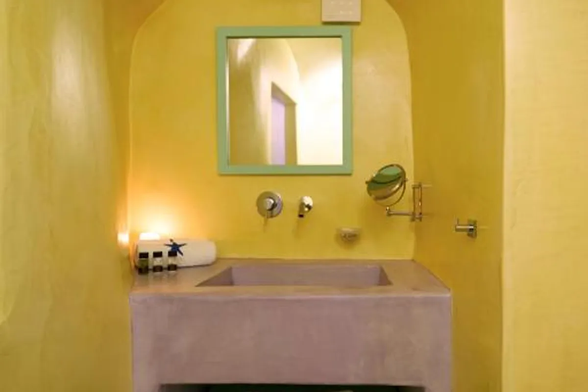 Caldera's Bliss Suites - Hotel with Bathtub in Santorini