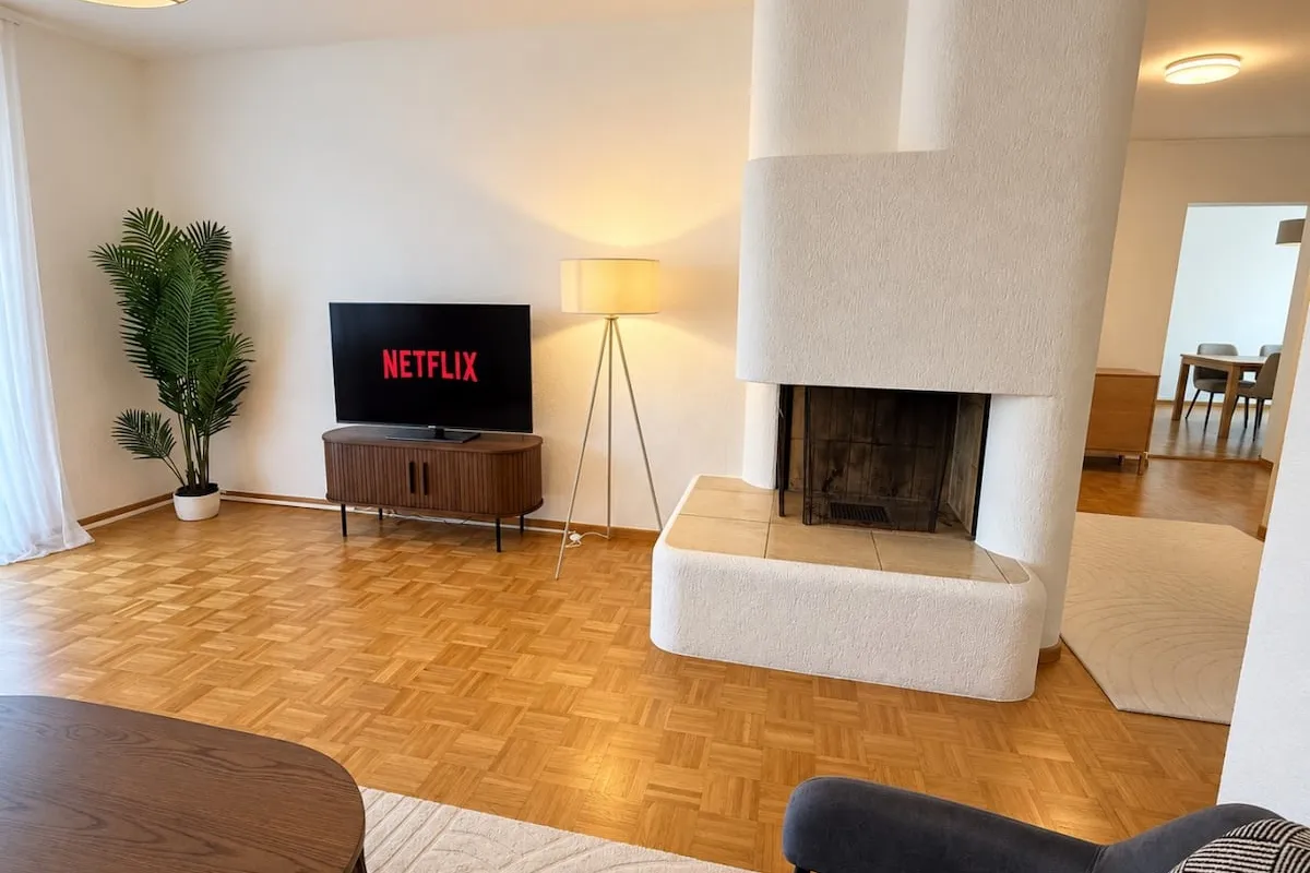 Central 2BR with Superbe Transit Access - Tilia 21 - Hotel with Bathtub in Zurich