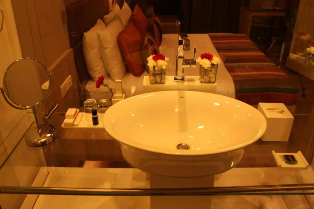 Hotels with private bathtubs in Gurgaon, India
