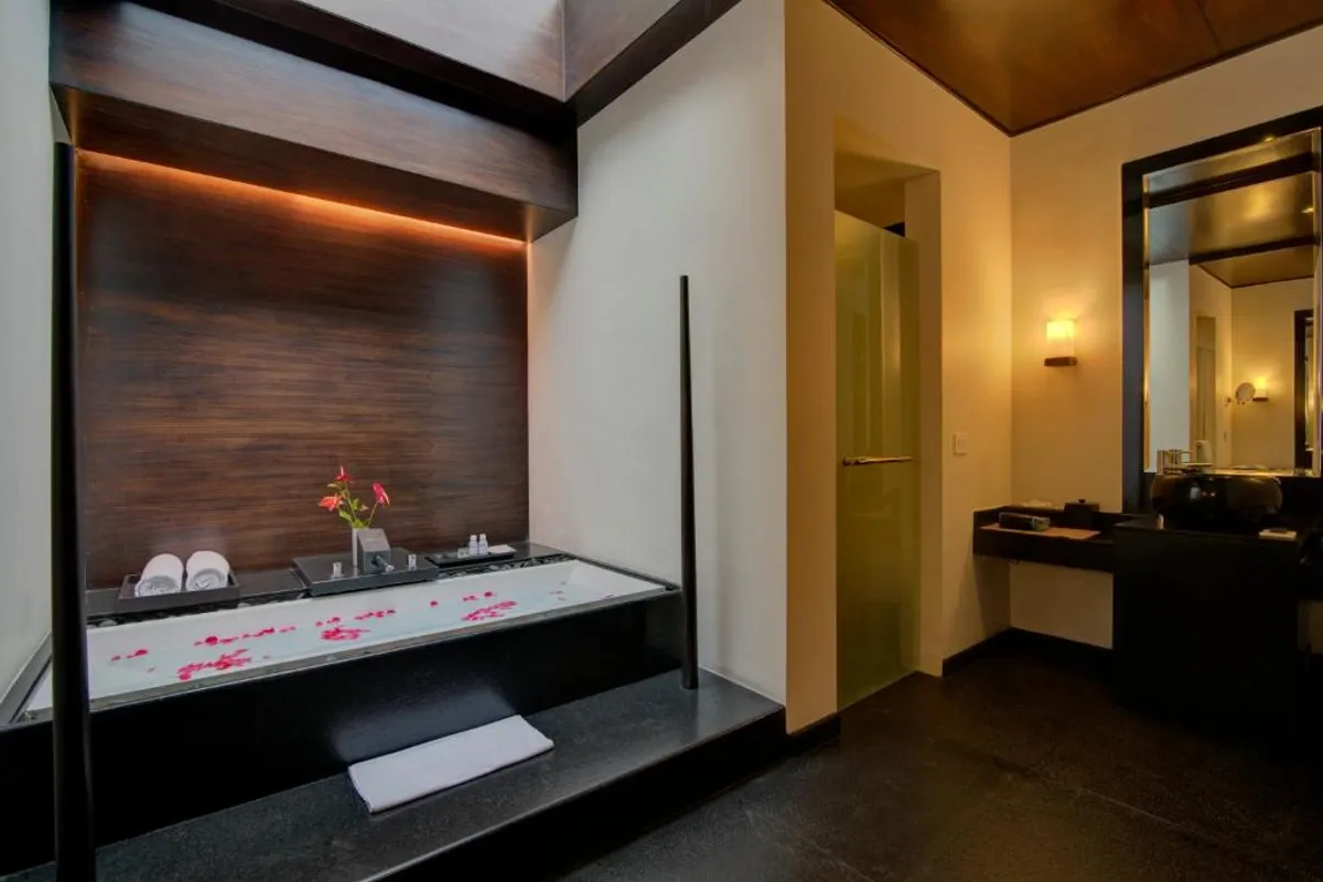 Taj Madikeri Resort & Spa, Coorg - Hotel with Bathtub in Coorg