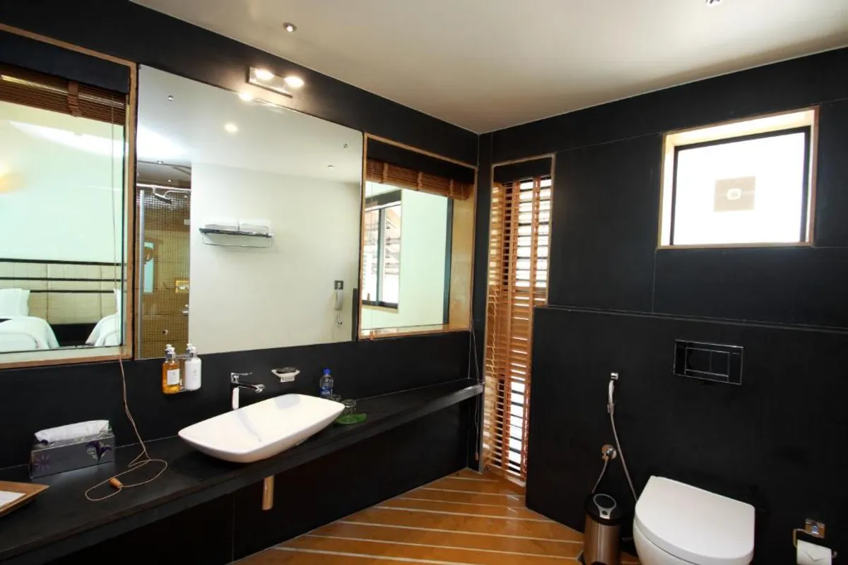 The Ibnii - Eco Luxury Resort - Hotel with Bathtub in Coorg
