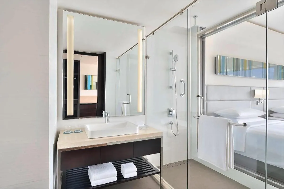 Courtyard by Marriott Navi Mumbai - Hotel with Bathtub in Navi Mumbai