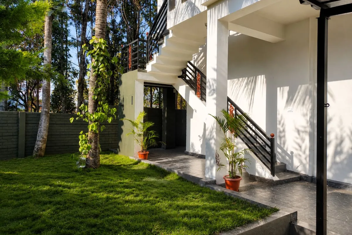 Dhani Eco Nest - Hill View - Hotel with Bathtub in Chikmagalur