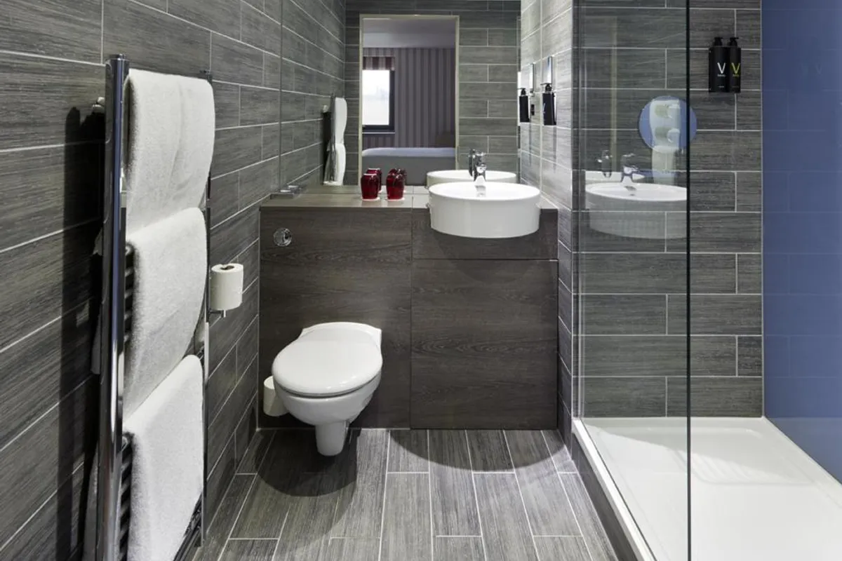 Village Hotel Edinburgh - Hotel with Bathtub in Edinburgh