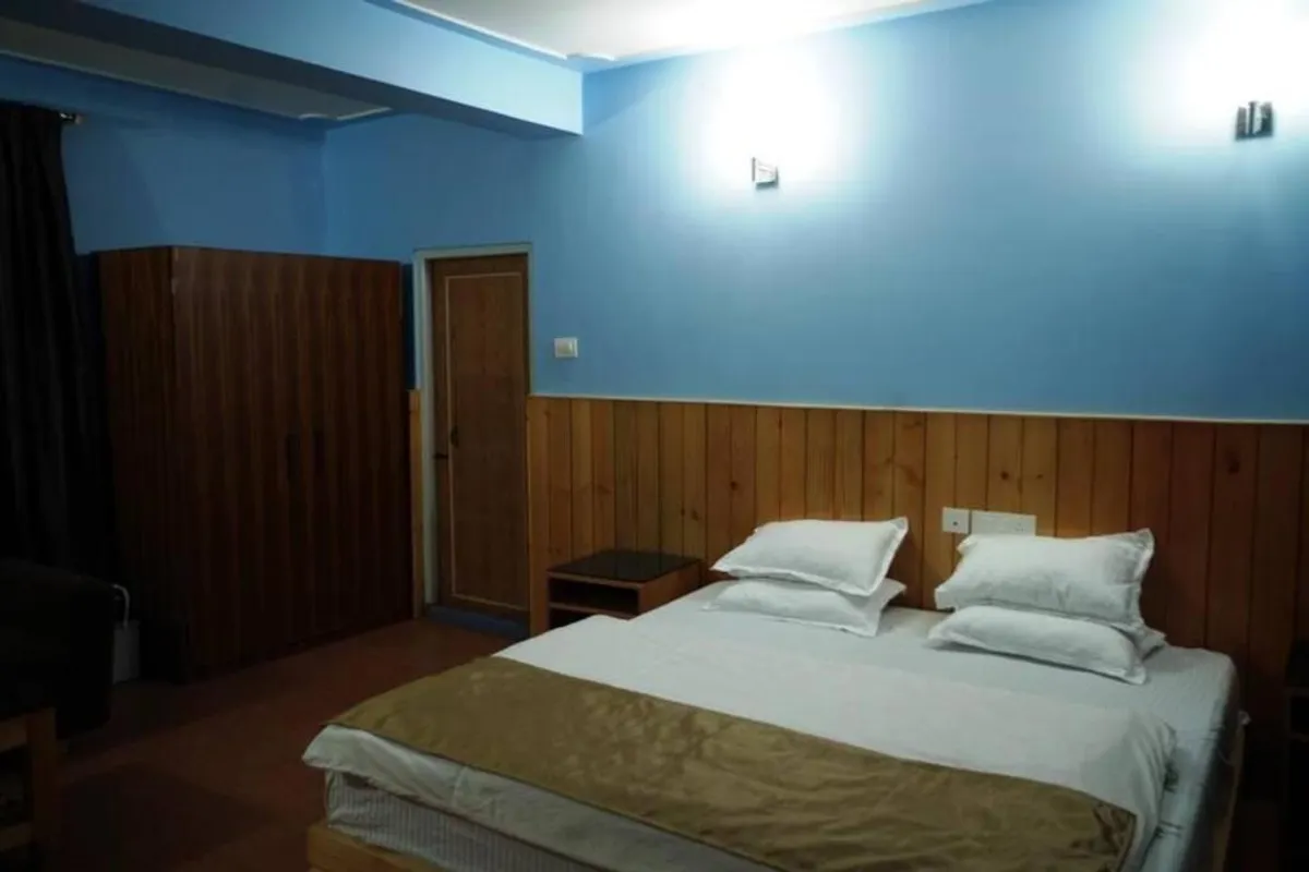 Etho Metho Luxury Hotel Lachung suite interior