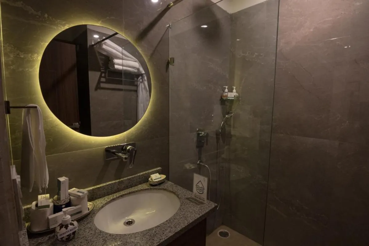Ganga Kinare Resort Uttarkashi suite interior
