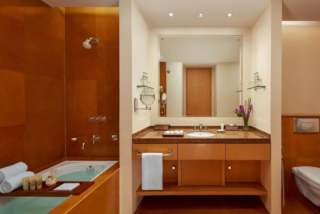 Grand Hyatt Mumbai Hotel & Residences, BKC - Hotel with Bathtub in Mumbai
