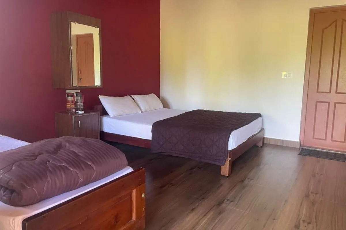 Heavenly Stay Luxury Chalets Kotagiri bathroom and tub space