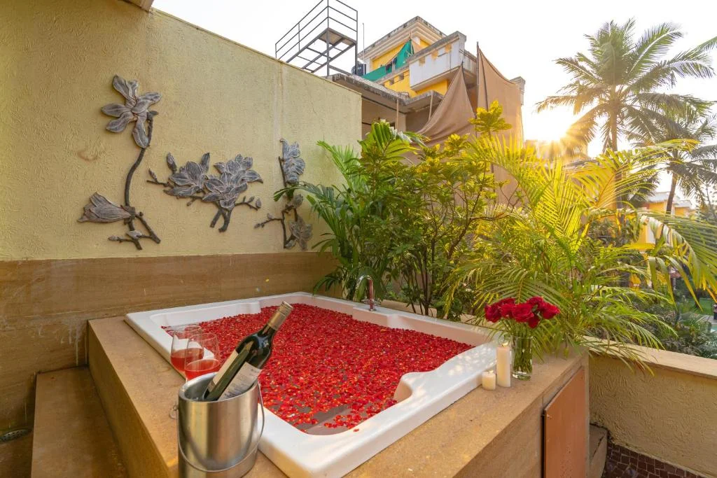 Adamo The Bellus, Calangute - Hotel with Bathtub in Goa