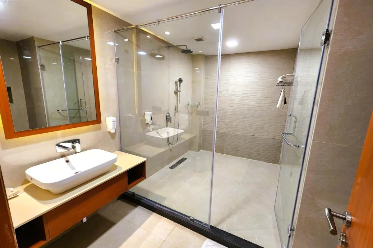Hotel Aram Jamnagar suite interior