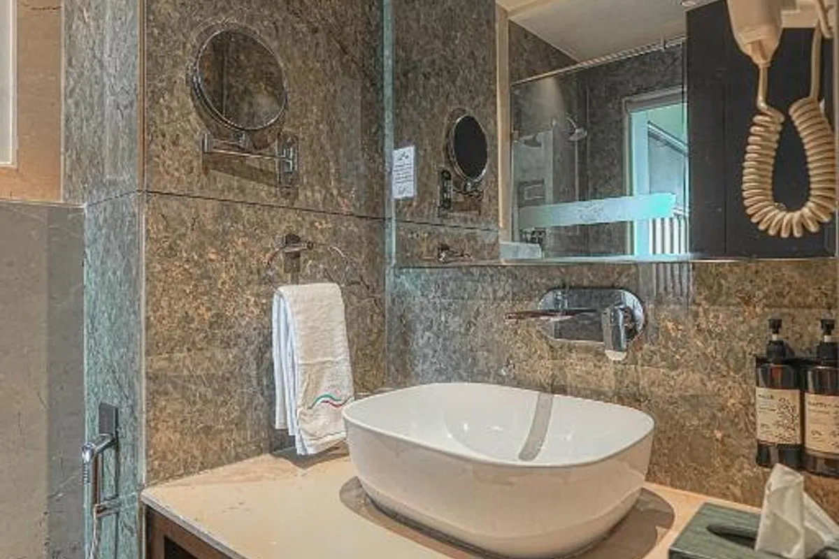 Hotels with private bathtubs in Amritsar, India