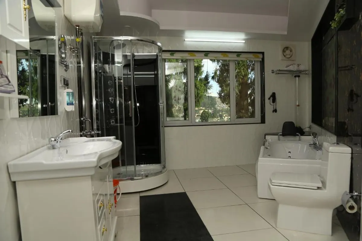 Hotels with private bathtubs in Ooty, India