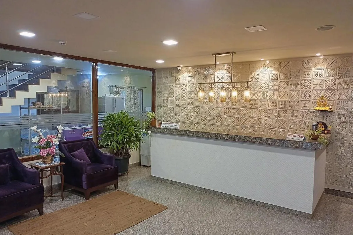 Hotel Mookambika Palace Kollur bathroom and tub space