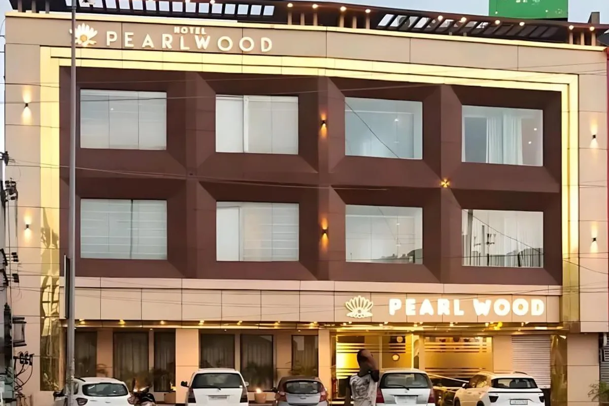Hotels with private bathtubs in Zirakpur, India