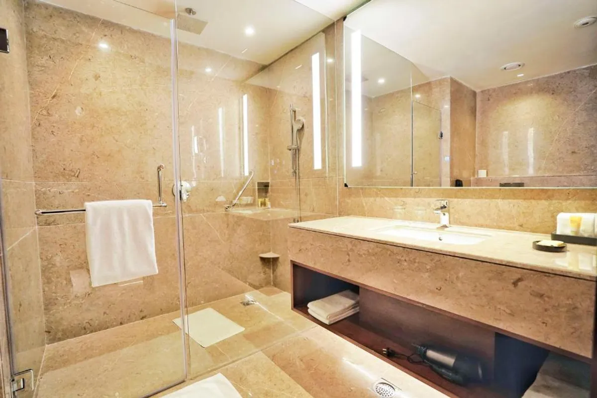 Hotels with private bathtubs in Dehradun, India