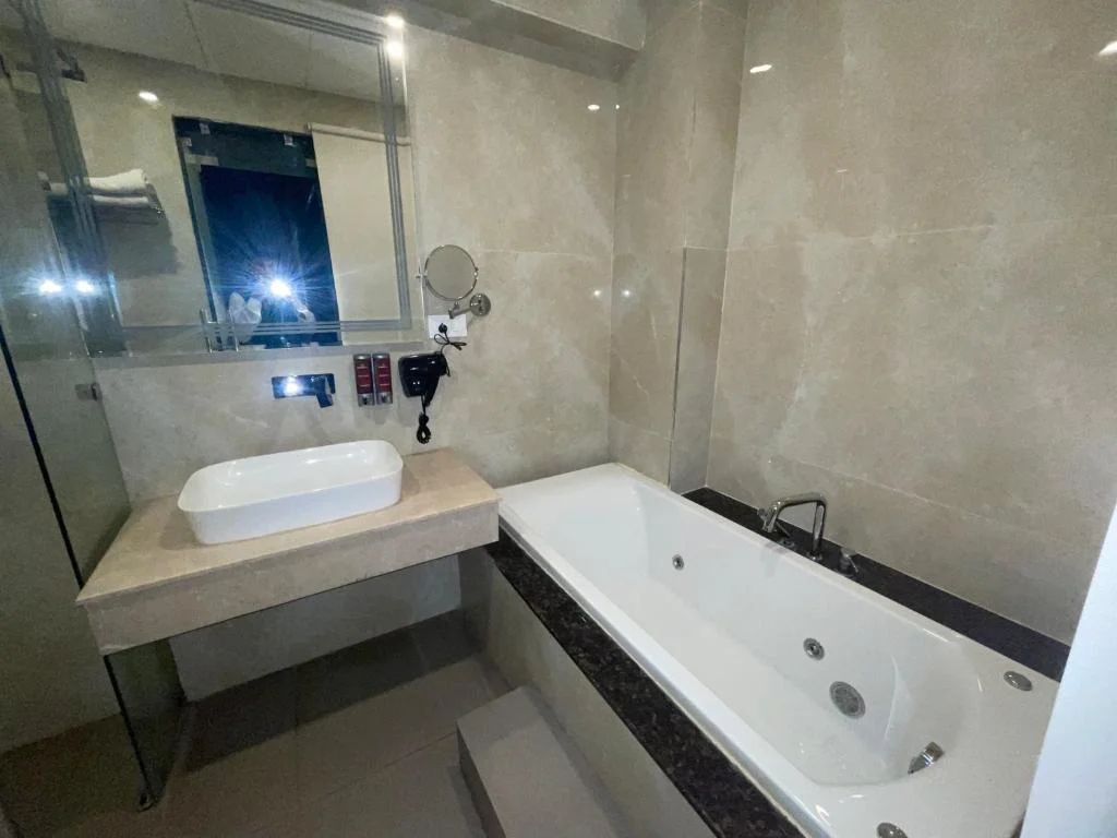 Pride Hotel And Resort - Hotel with Bathtub in Rishikesh