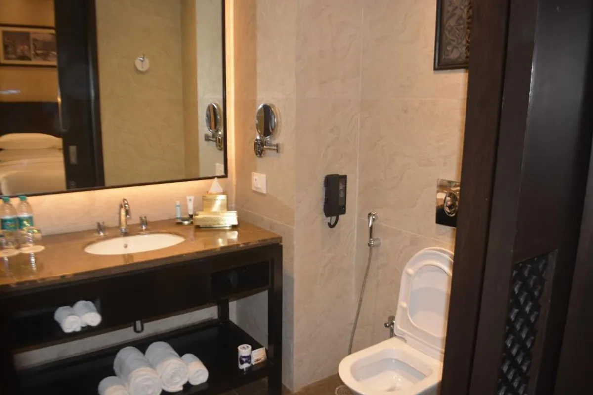 Jaisalmer Marriott Resort & Spa - Hotel with Bathtub in Jaisalmer