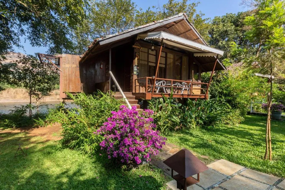 Hotels with private bathtubs in Mulshi, India