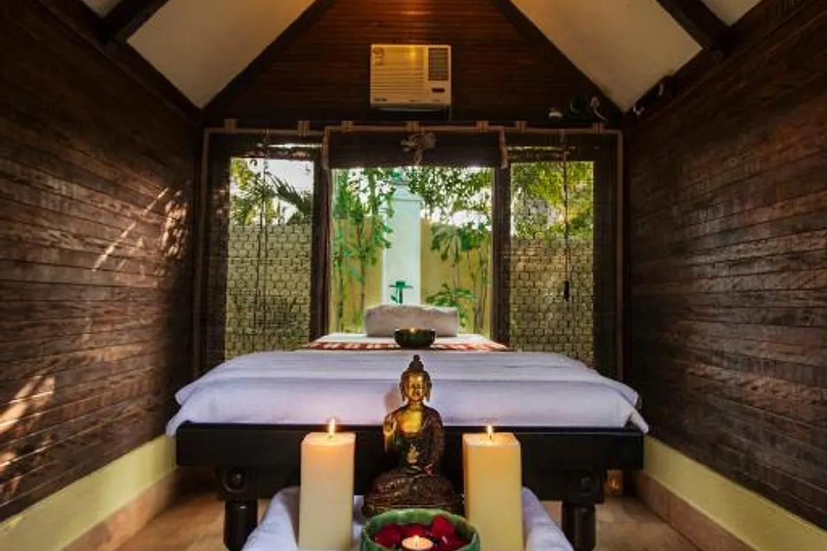 Hotels with private bathtubs in Bhopal, India