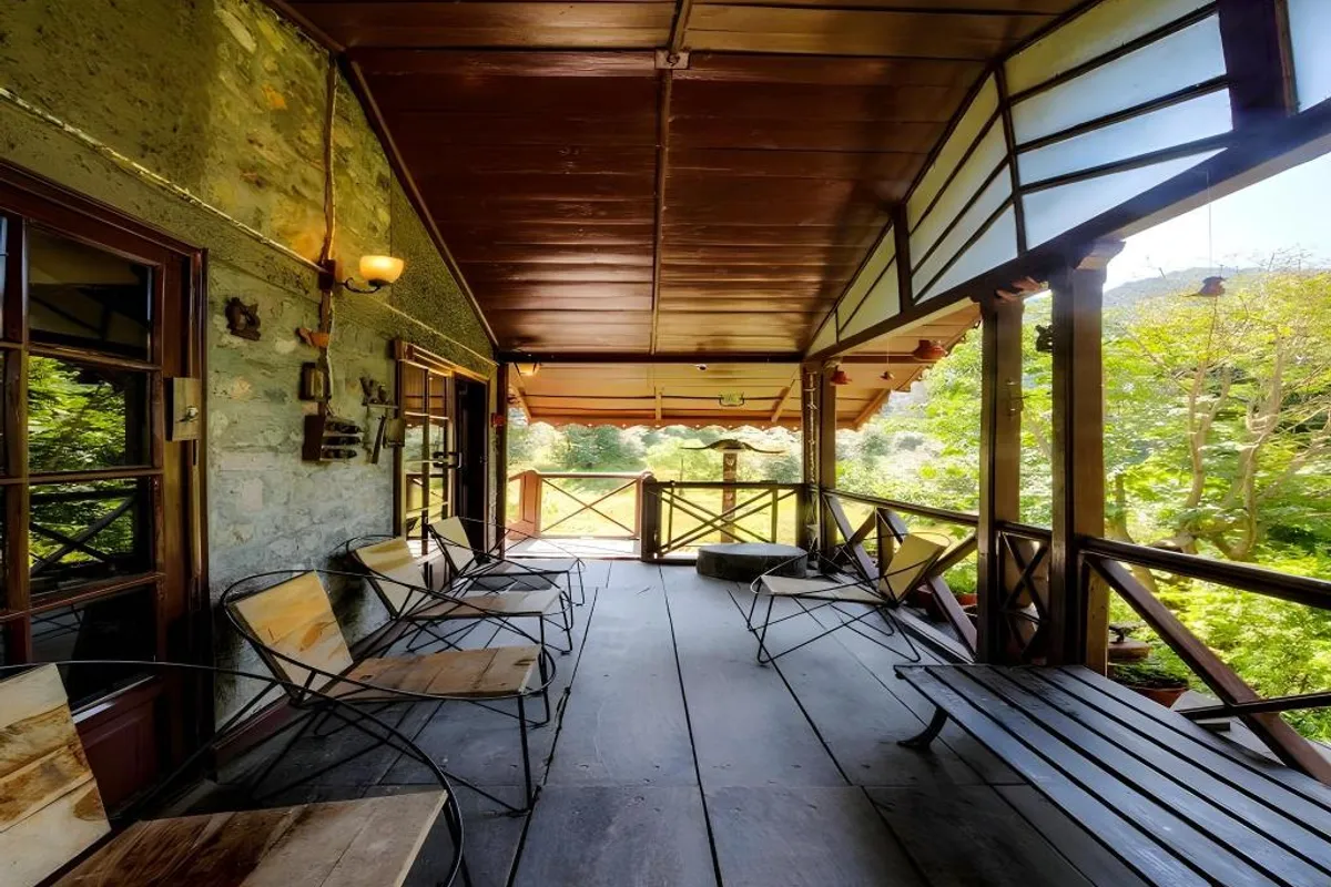 Jungle Lore Birding Lodge Pangot property and ambiance